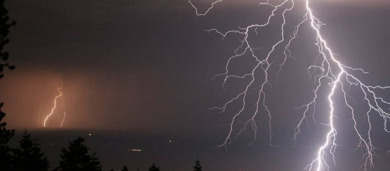 ΕΜΥ: Σε ποιες περιοχές θα εκδηλωθούν καταιγίδες τις επόμενες ώρες